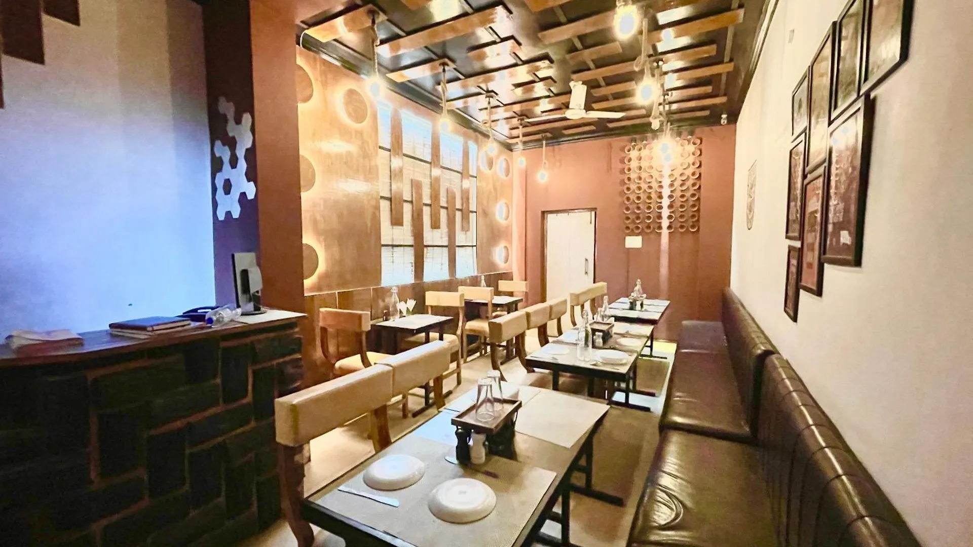 ****  Hotel Varanasi Palace ! Varanasi Foreigner'S Choice ! Fully-Air-Conditioned-Hotel Lift-And-Parking-Availability, Near Kashi Vishwanath Temple, And Ganga Ghat 印度