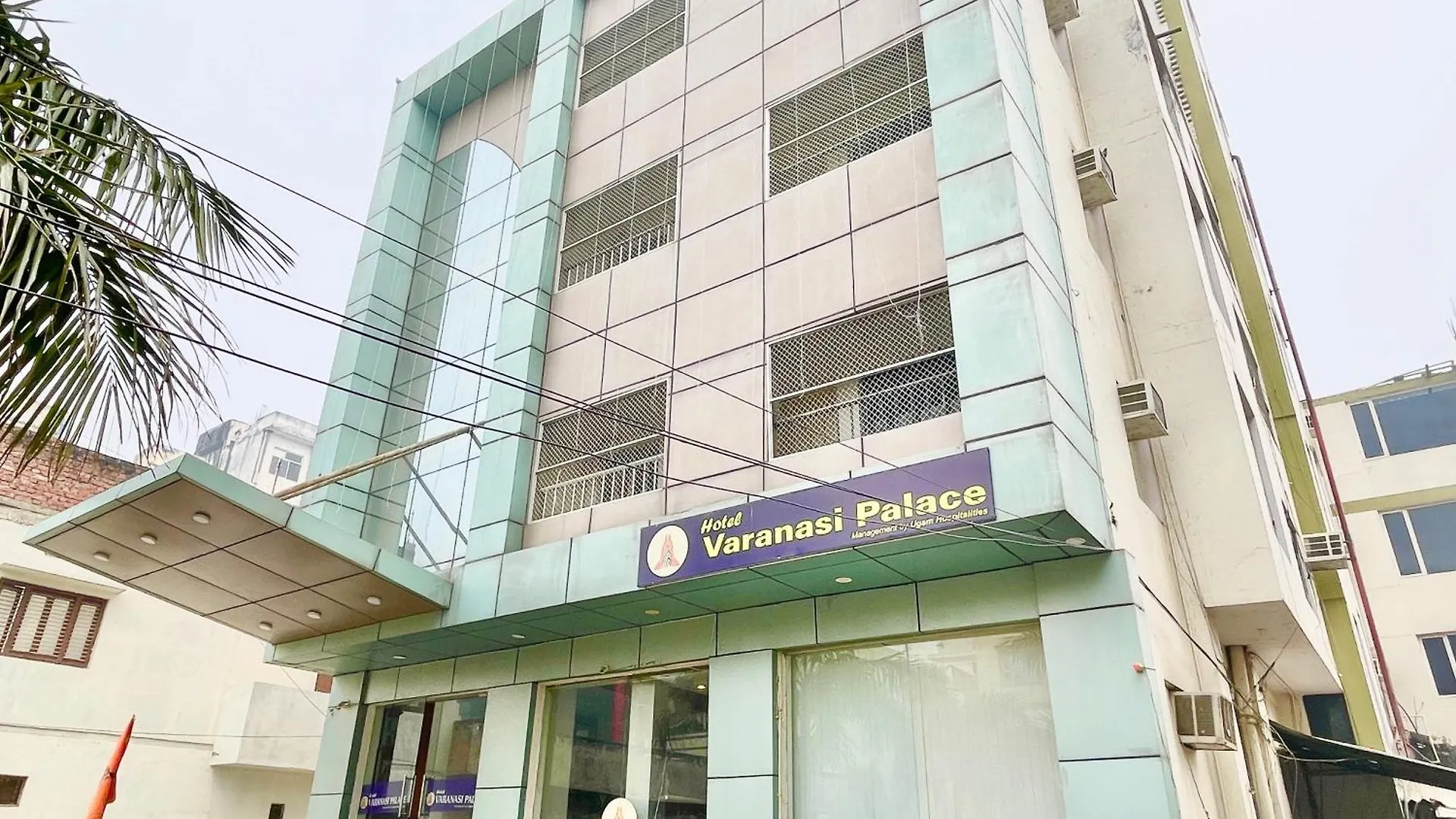 Hotel Varanasi Palace ! Varanasi Foreigner'S Choice ! Fully-Air-Conditioned-Hotel Lift-And-Parking-Availability, Near Kashi Vishwanath Temple, And Ganga Ghat 4*,