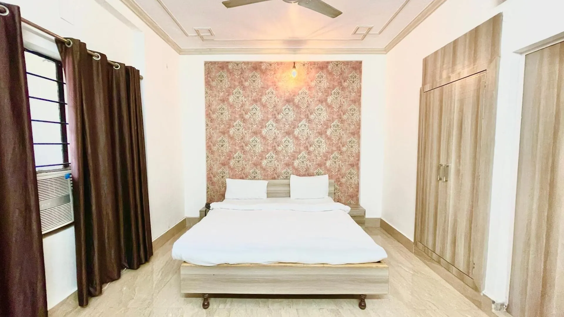 Hotel Varanasi Palace ! Varanasi Foreigner'S Choice ! Fully-Air-Conditioned-Hotel Lift-And-Parking-Availability, Near Kashi Vishwanath Temple, And Ganga Ghat 印度