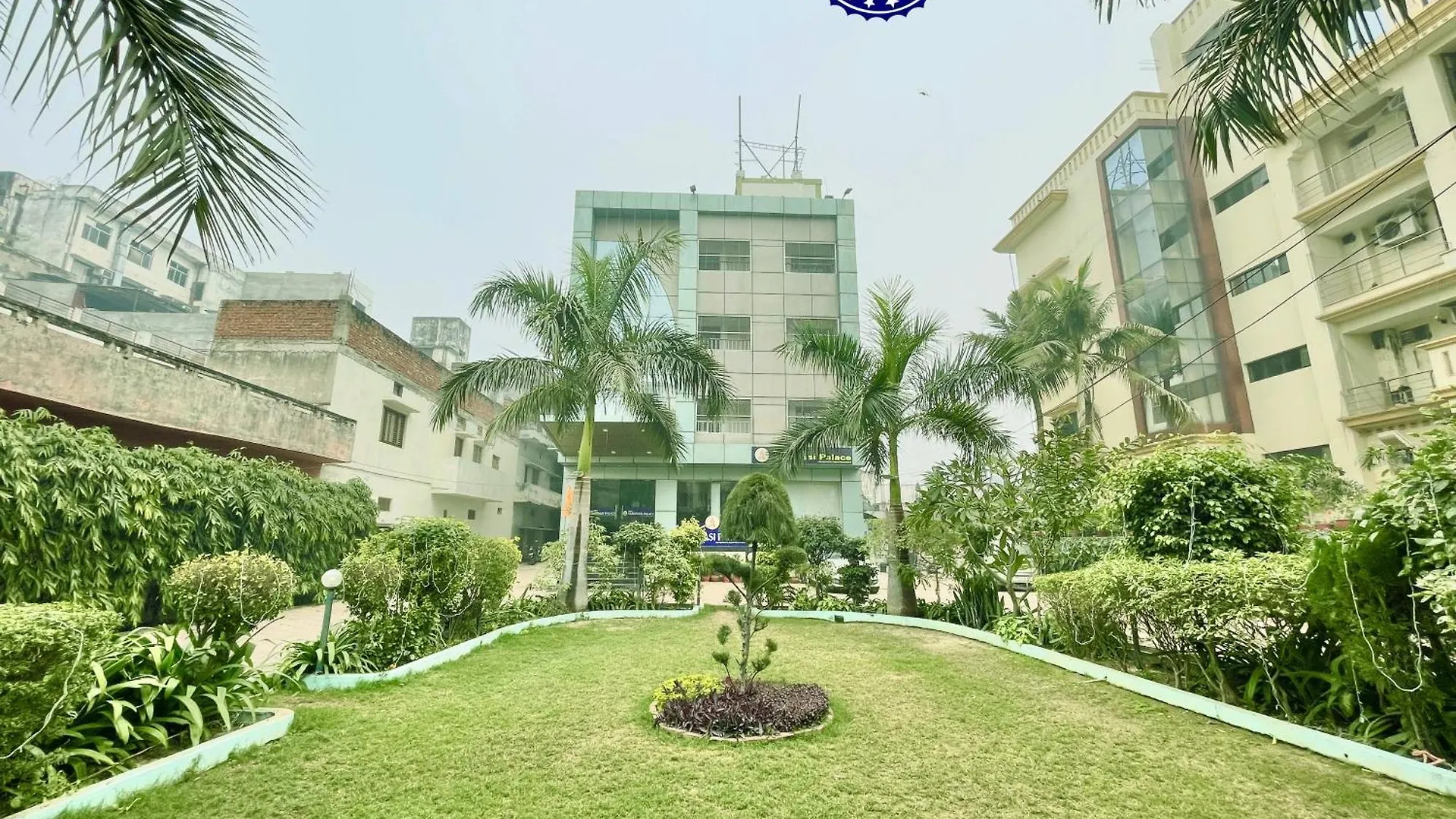 Hotel Varanasi Palace ! Varanasi Foreigner\'S Choice ! Fully-Air-Conditioned-Hotel Lift-And-Parking-Availability, Near Kashi Vishwanath Temple, And Ganga Ghat location
